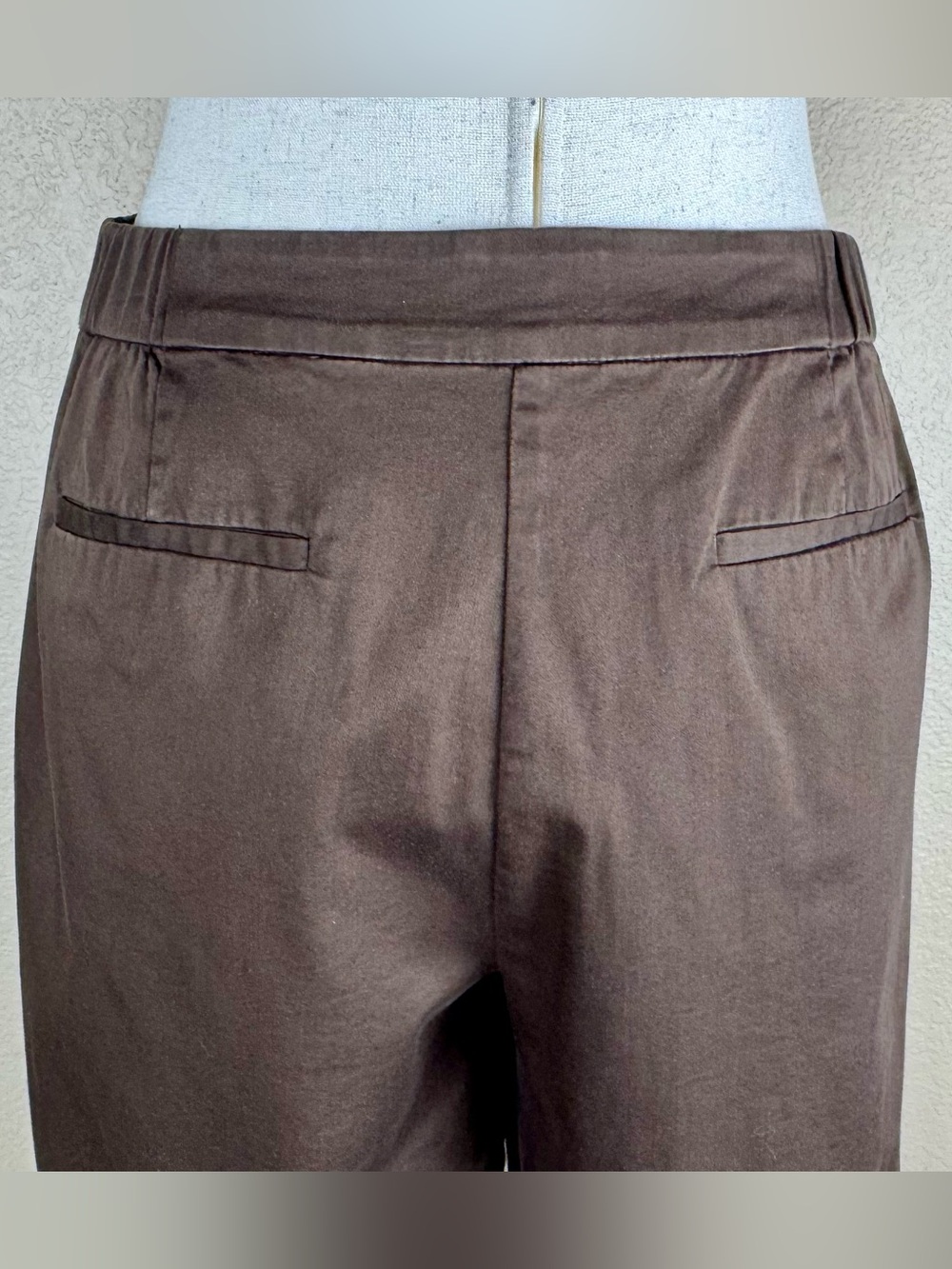 Chico’s chocolate brown women’s knee length shorts. Size 2 = Size 12 (Large) - Picture 5 of 9
